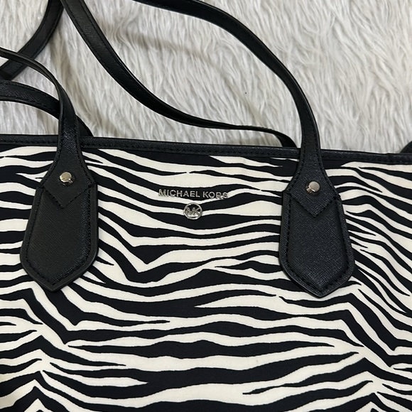 Michael Kors Eva black zebra print tote purse new - Picture 2 of 11